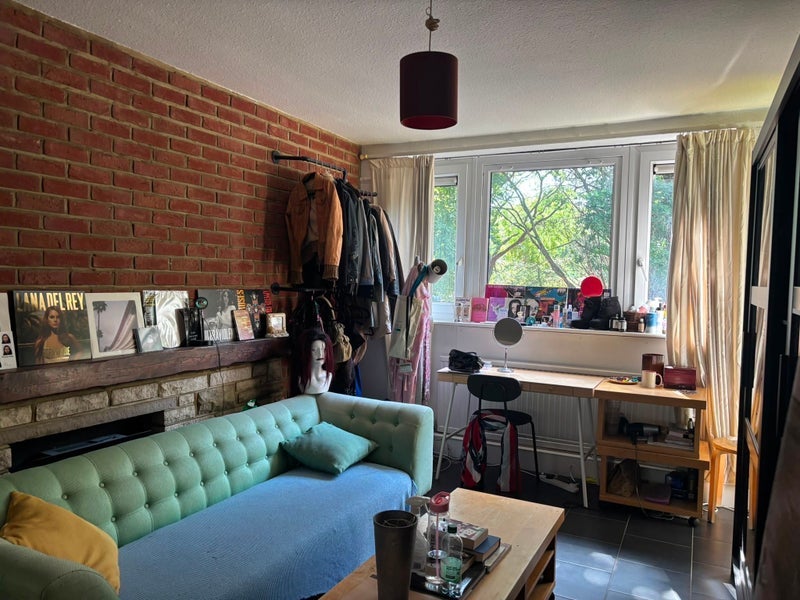 Room Lever Street in Greater London