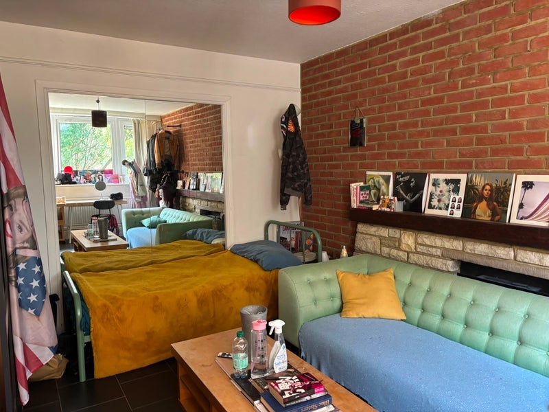 Room Lever Street in Greater London