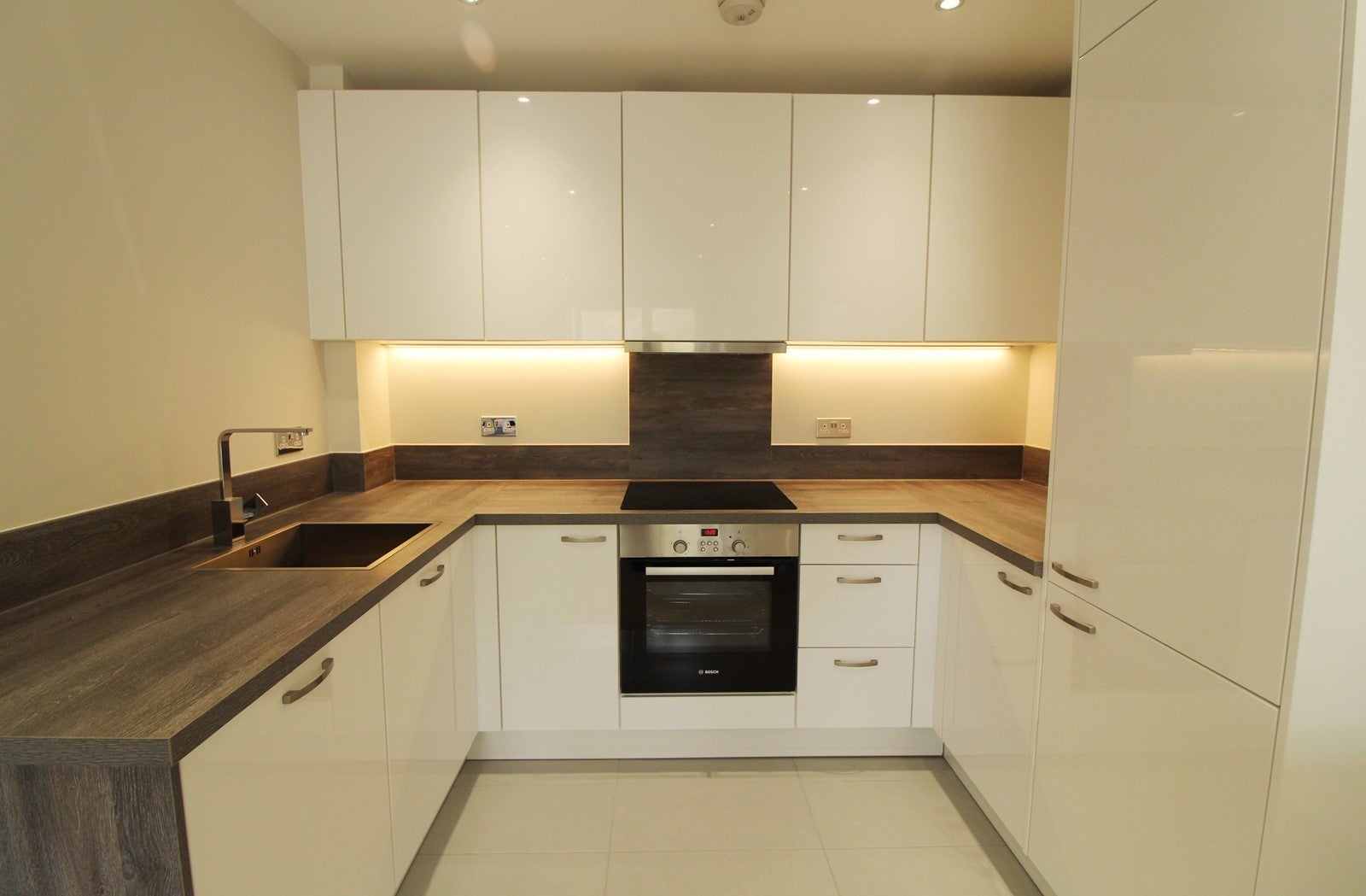 Flat Greenham Avenue in Reading