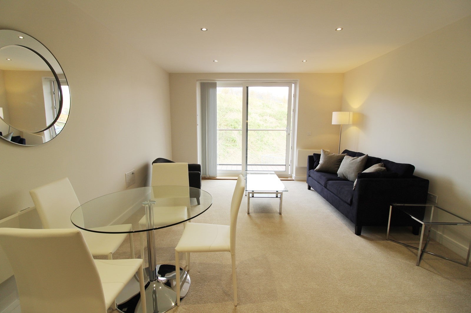 Flat Greenham Avenue in Reading