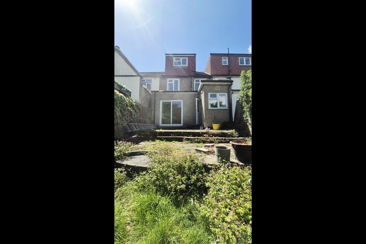 House Garrard Close in Greater London