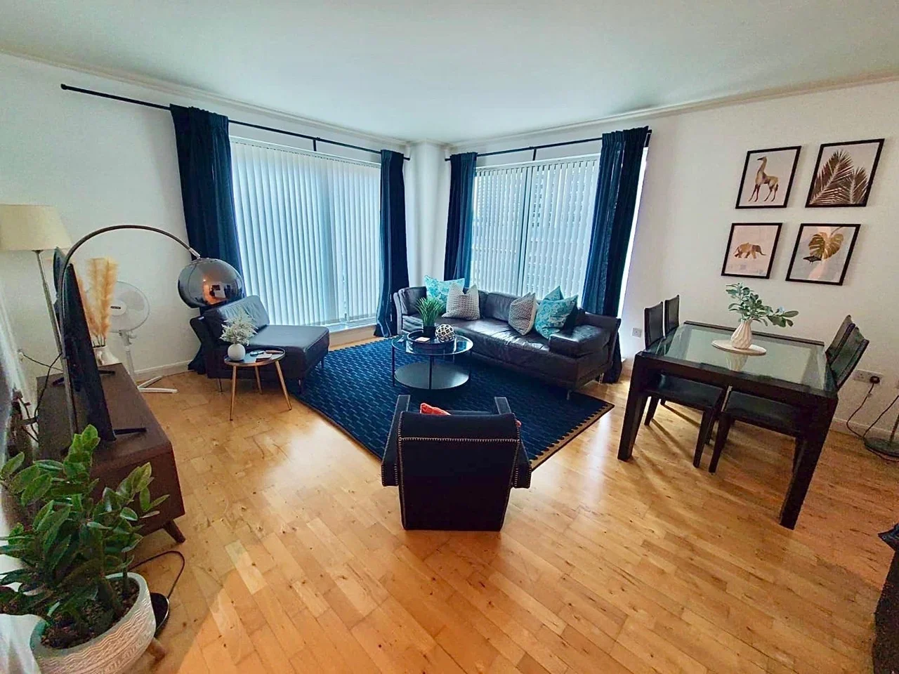 Flat South Quay Square in Greater London