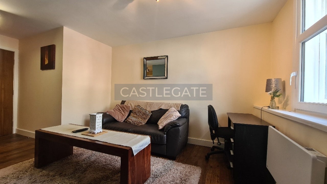 Flat New Street in Kirklees