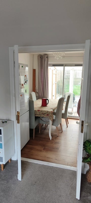 Room Overton Crescent in East Calder