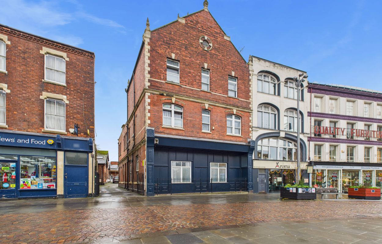 Flat Southgate Street in Gloucester