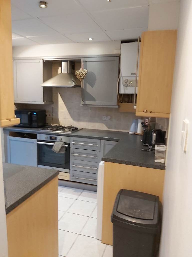 Room Selan Gardens in Greater London