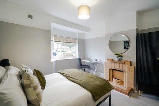 Room Avalon Road in Greater London
