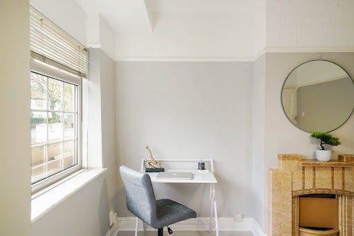 Room Avalon Road in Greater London