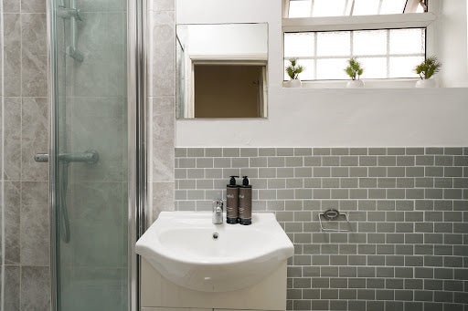 Room Bideford Avenue in Greater London