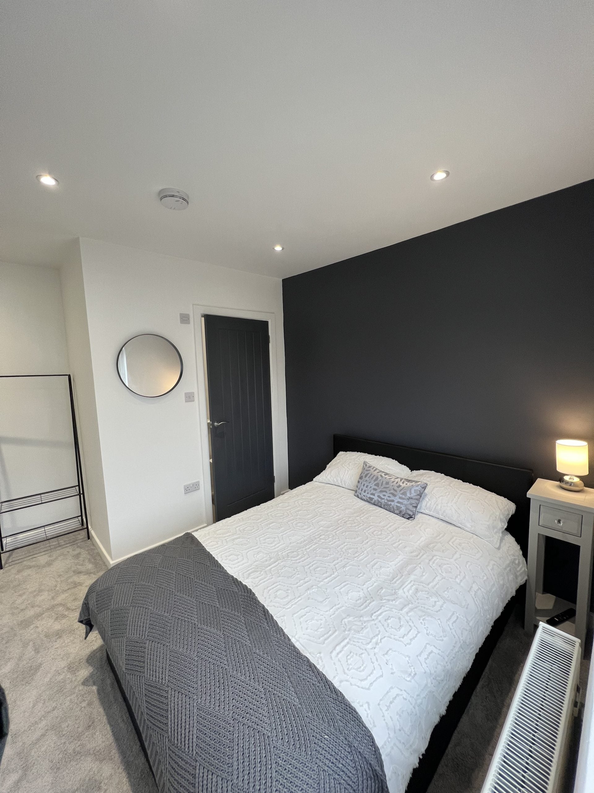 Room Prince Albert Square in Reigate and Banstead