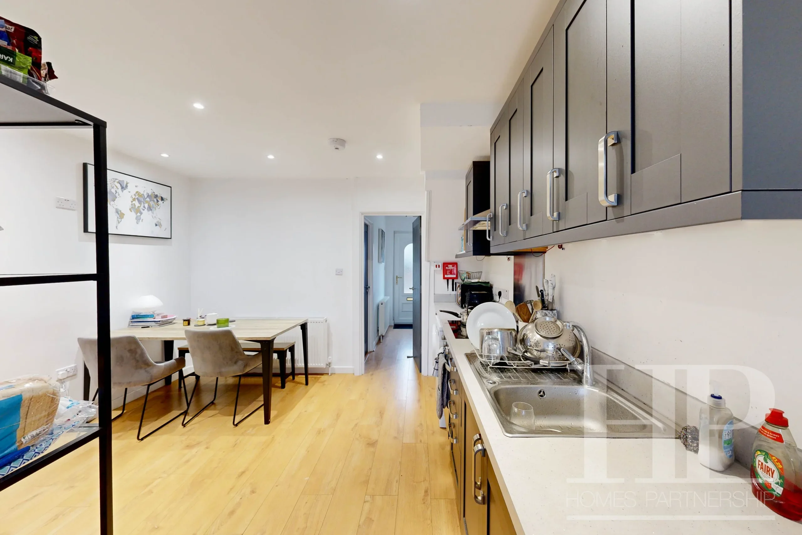 Room Prince Albert Square in Reigate and Banstead