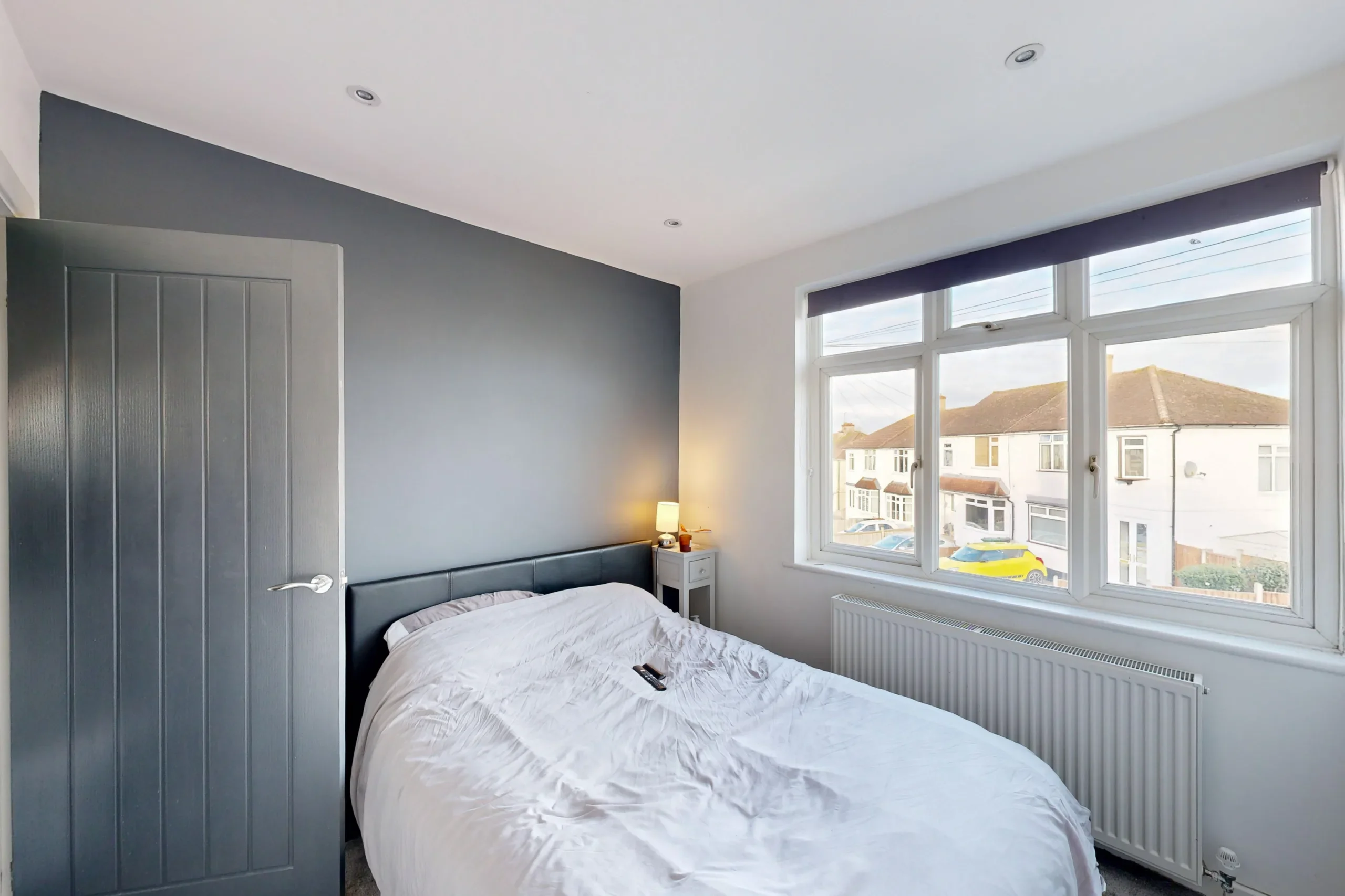 Room Prince Albert Square in Reigate and Banstead