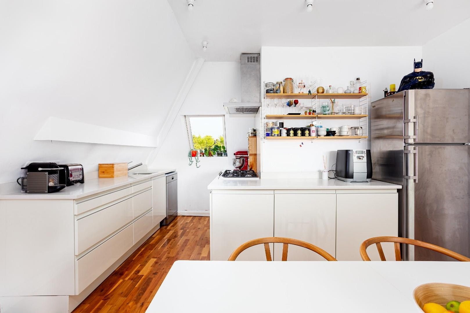 Flat Eton Avenue in Greater London
