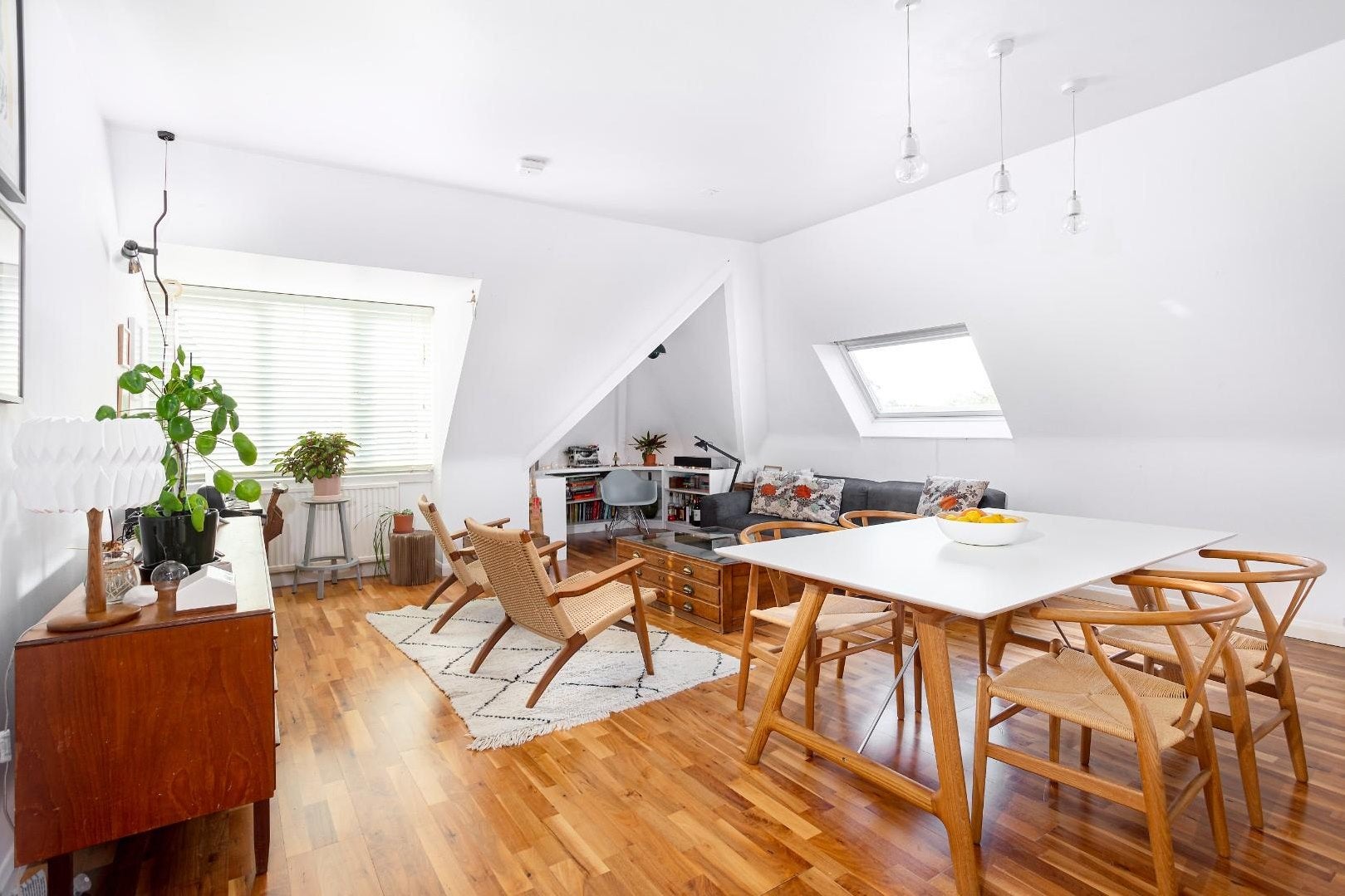Flat Eton Avenue in Greater London