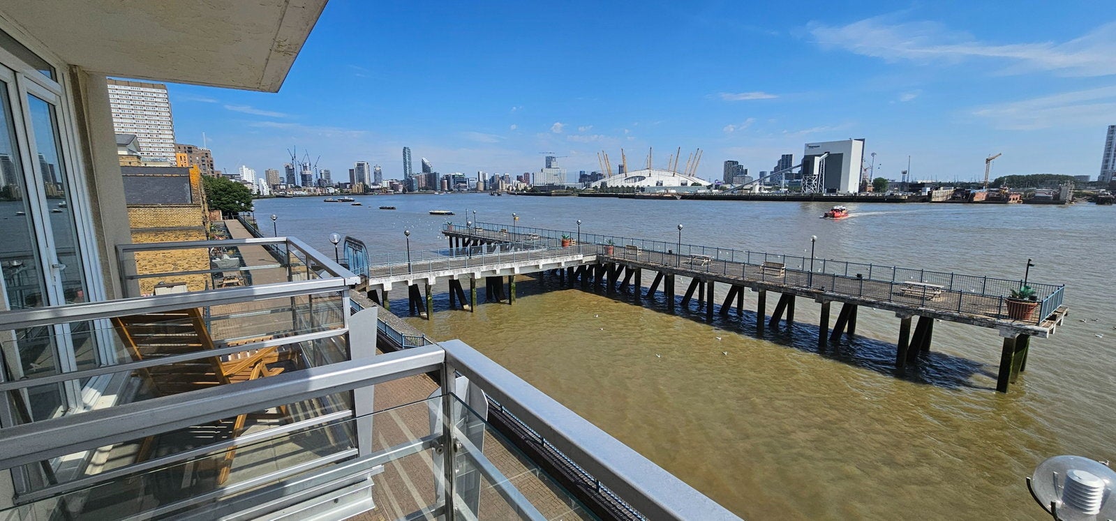 Flat Morden Wharf Road in Greater London