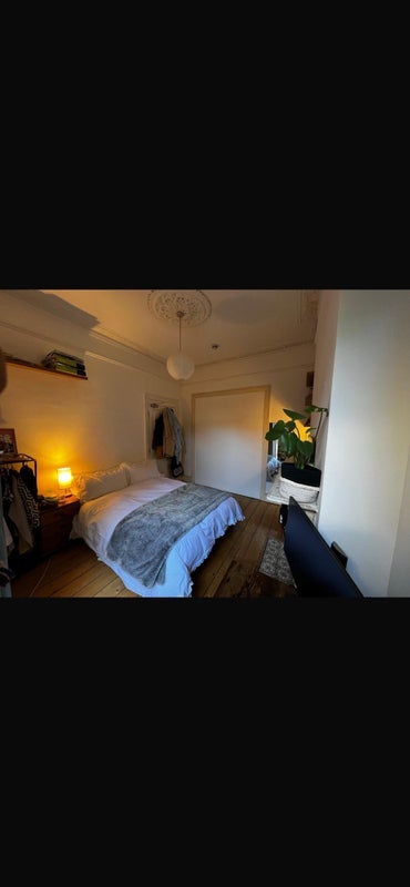 Room Tournay Road in Greater London