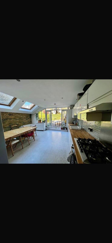 Room Tournay Road in Greater London