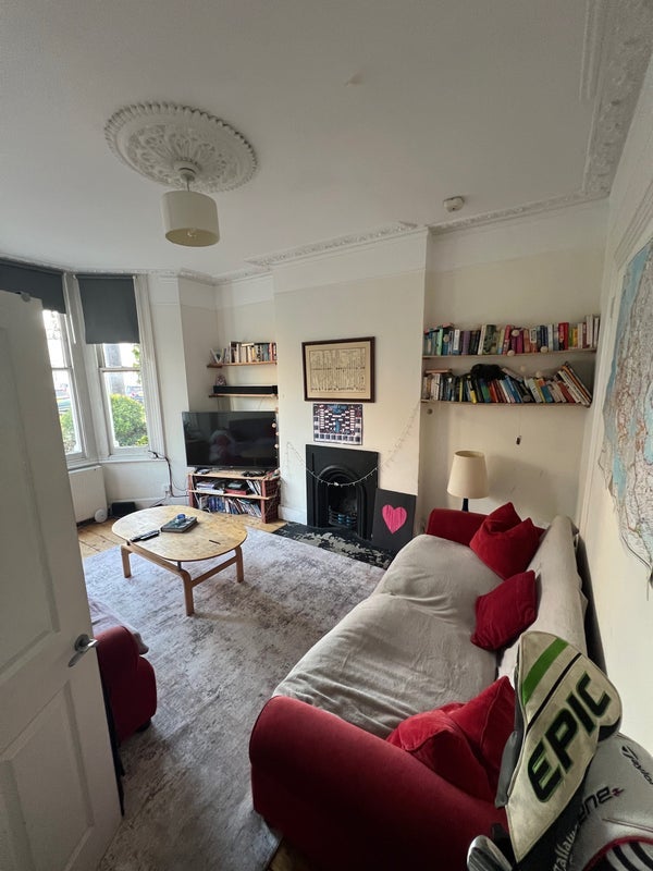 Room Tournay Road in Greater London