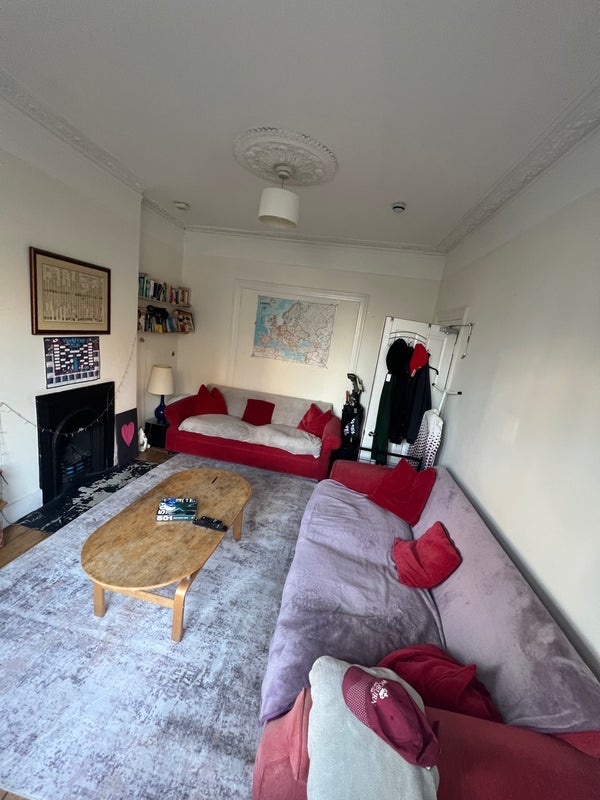 Room Tournay Road in Greater London