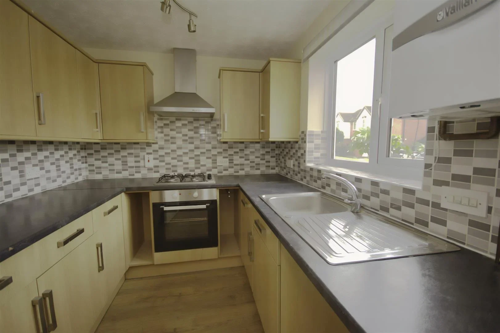 House Worcester Close in Billing