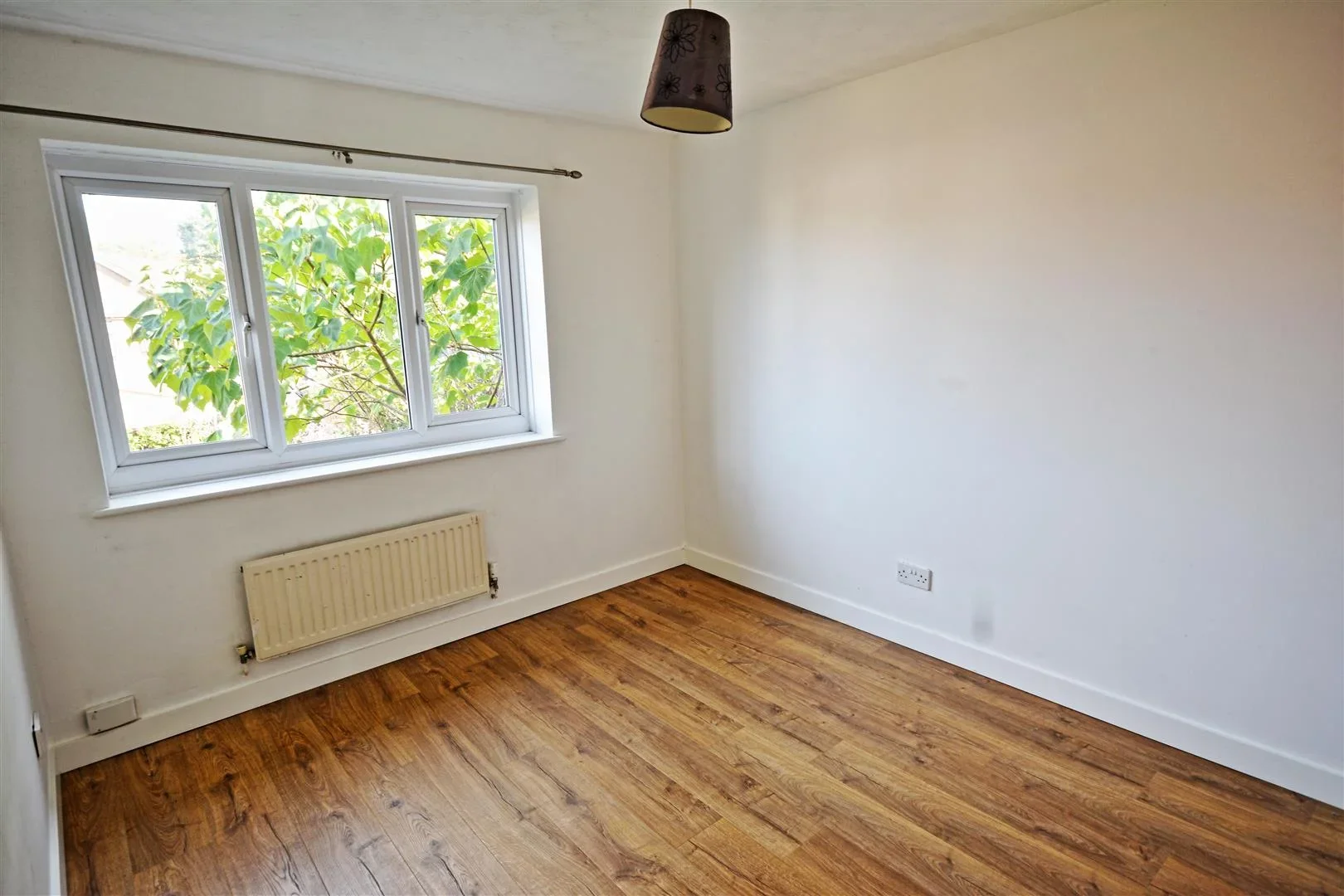 House Worcester Close in Billing