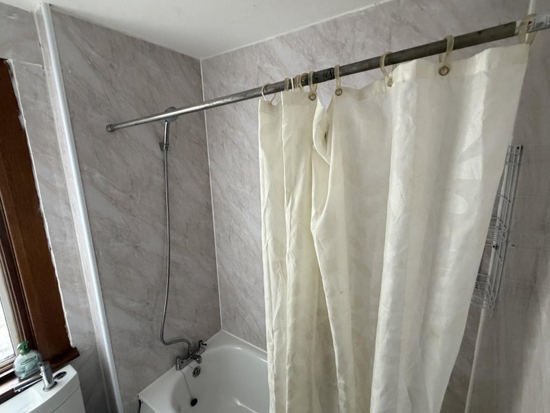 Room Birkbeck Avenue in Greater London