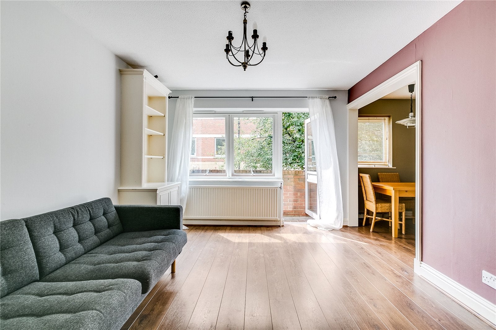 Flat Calshot Street in Greater London