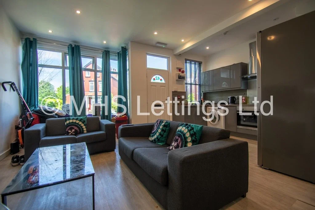 Flat Beechwood Road in Leeds