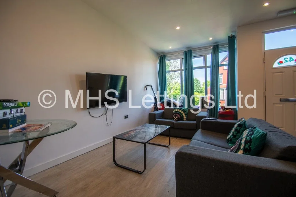 Flat Beechwood Road in Leeds