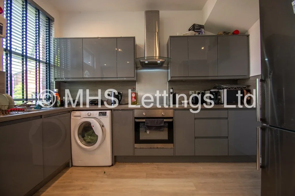 Flat Beechwood Road in Leeds