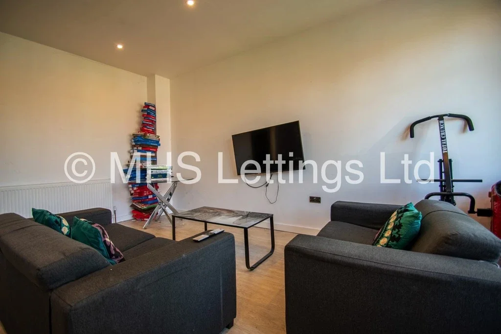 Flat Beechwood Road in Leeds