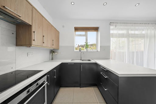 House Cleveley Crescent in Greater London