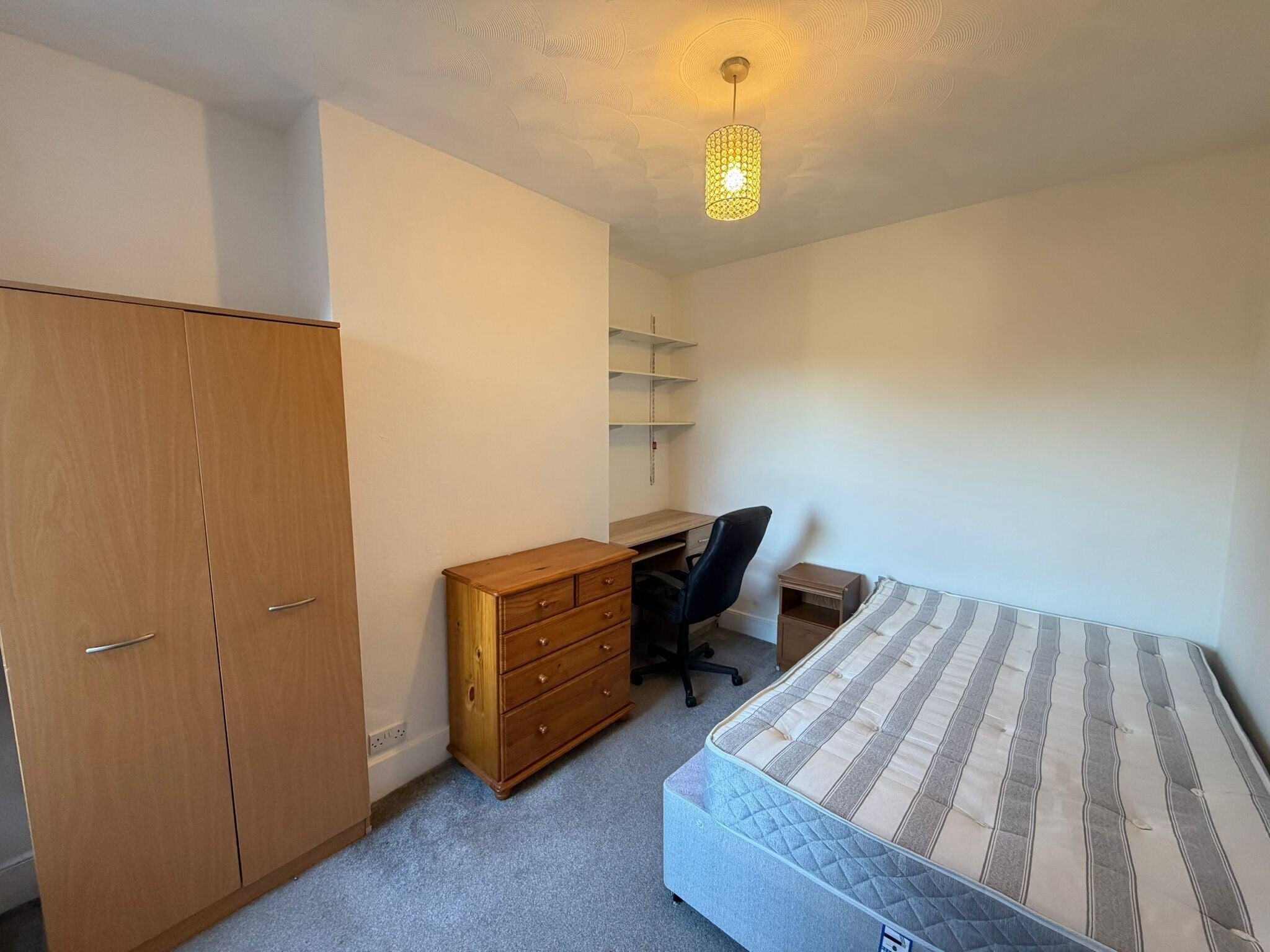 Flat Harborough Road in Southampton