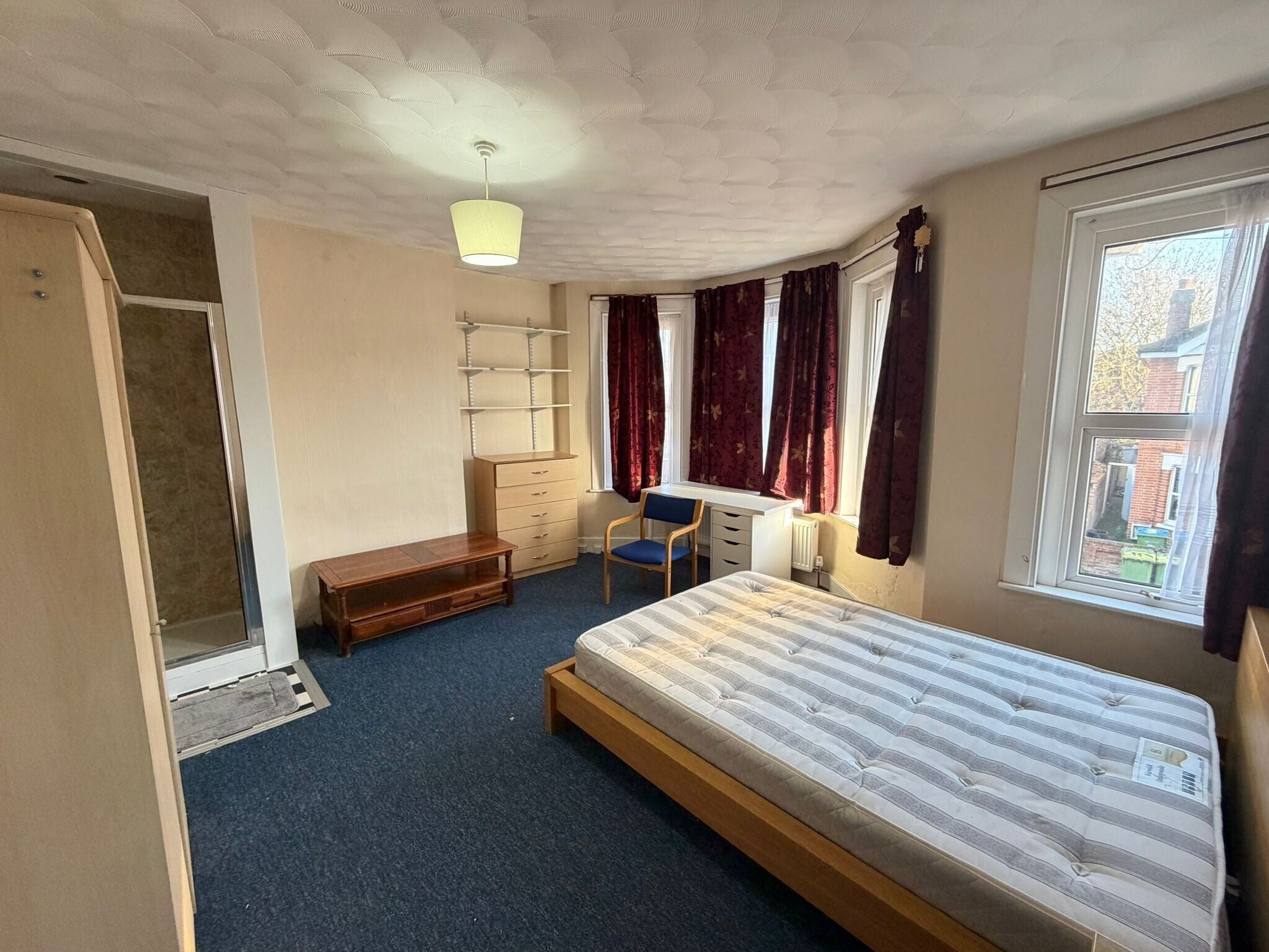 Flat Harborough Road in Southampton
