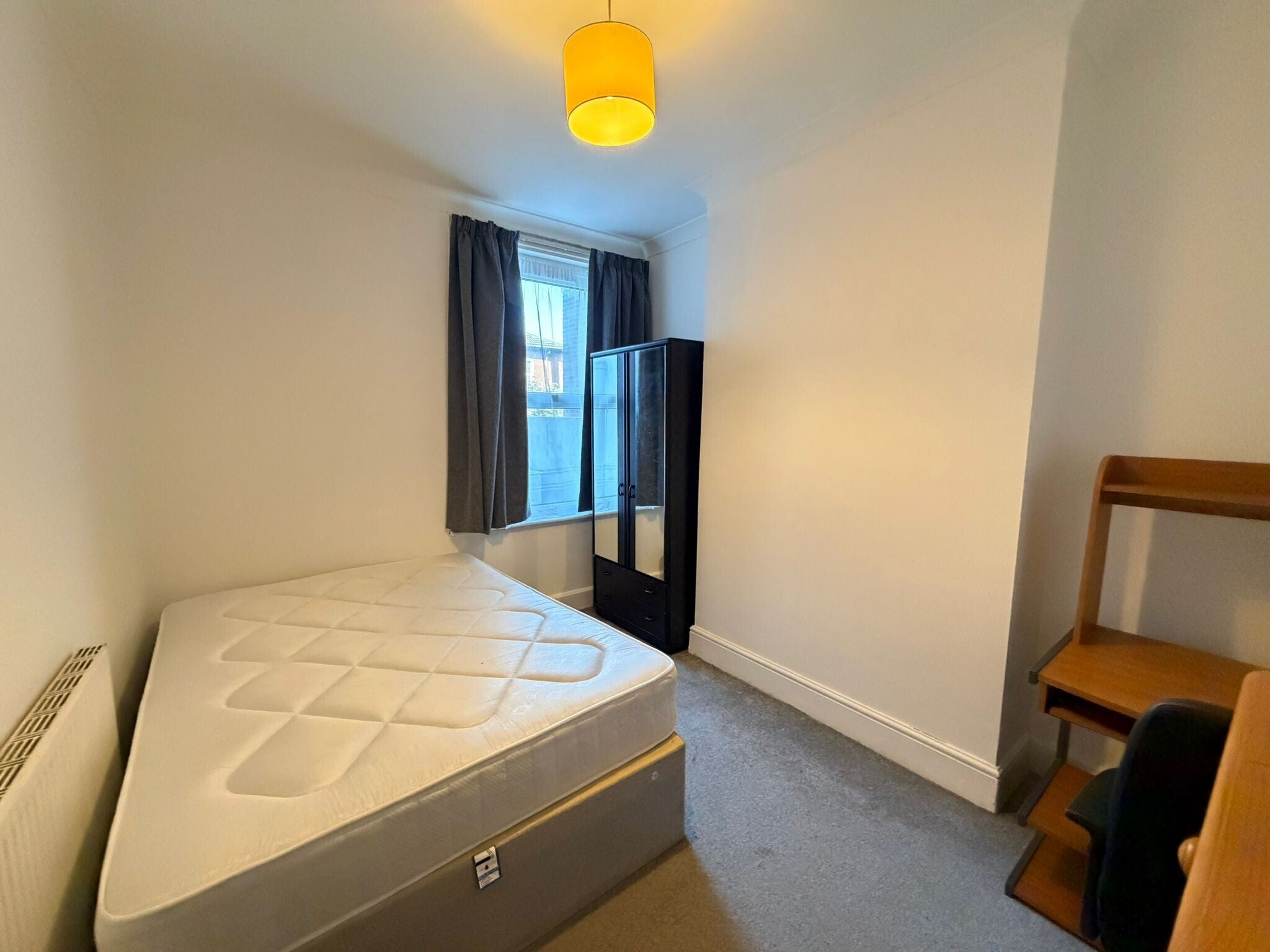 Flat Harborough Road in Southampton