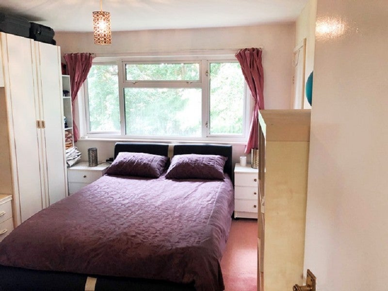 Flat Sunningdale Gardens in Greater London