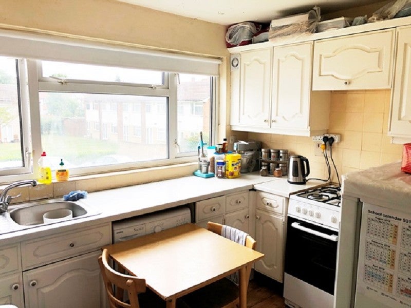 Flat Sunningdale Gardens in Greater London