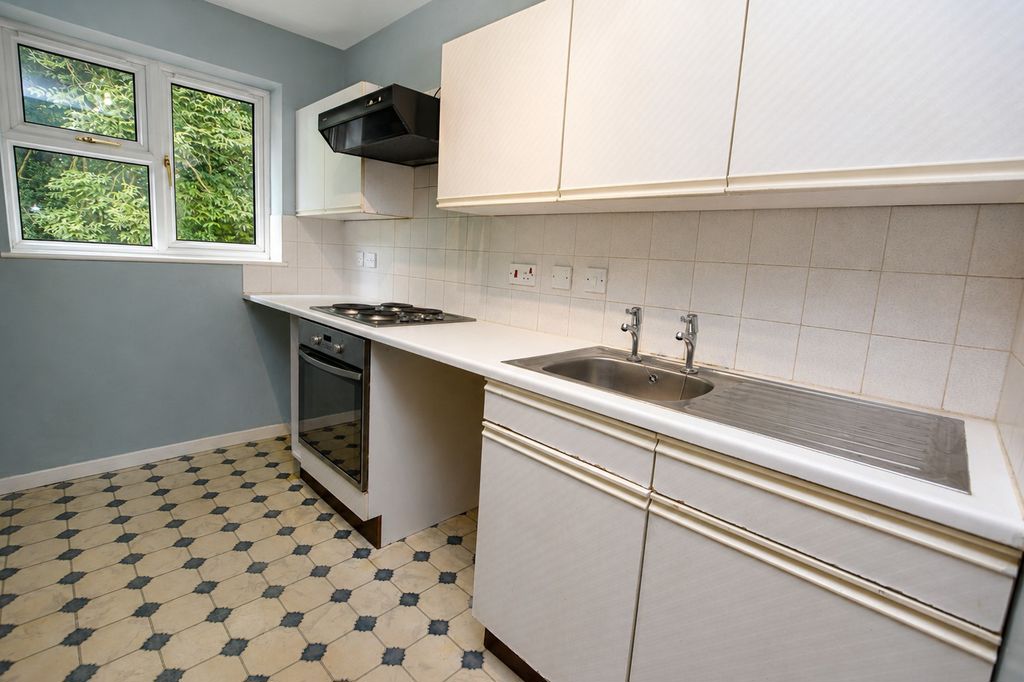 Flat Murrain Drive in Maidstone