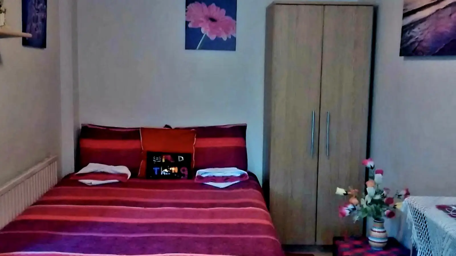 Flat Courtenay Gardens in Nottingham