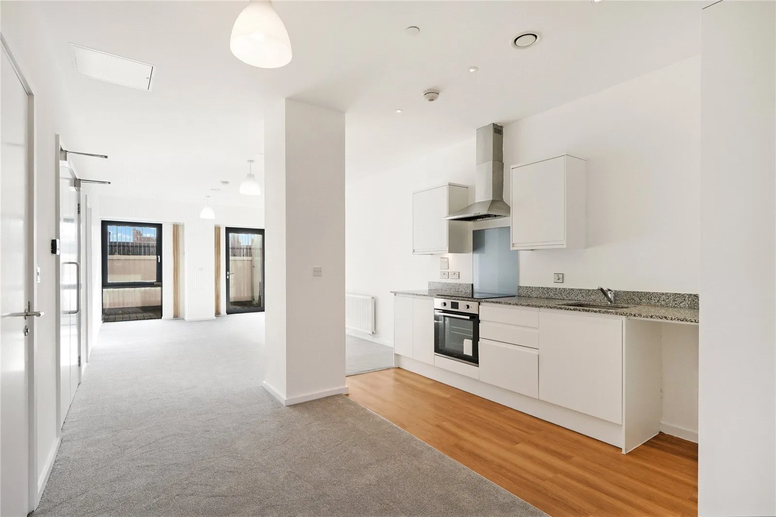 Flat Ilford Hill in Greater London