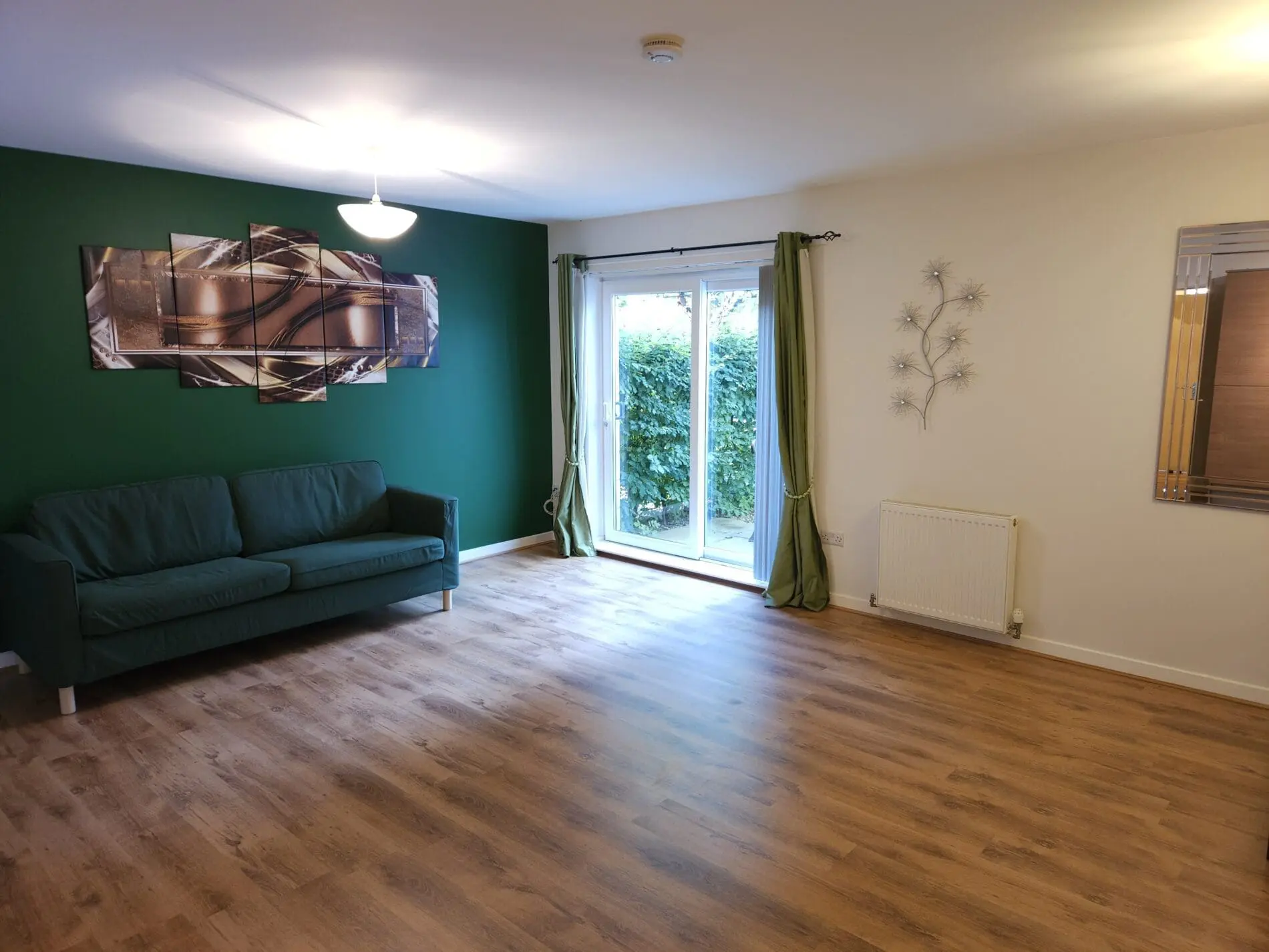 Flat Newhaven Road in City of Edinburgh