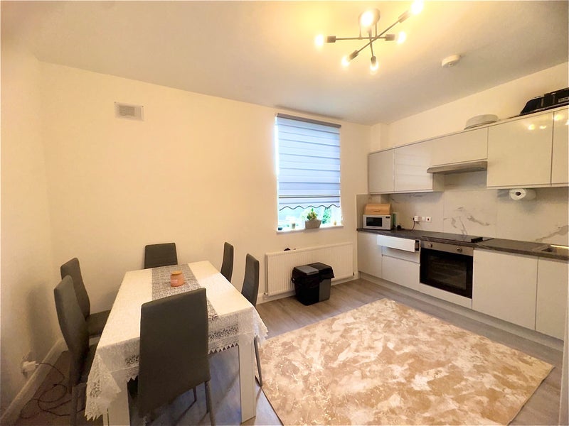 Room Culvert Road in Greater London