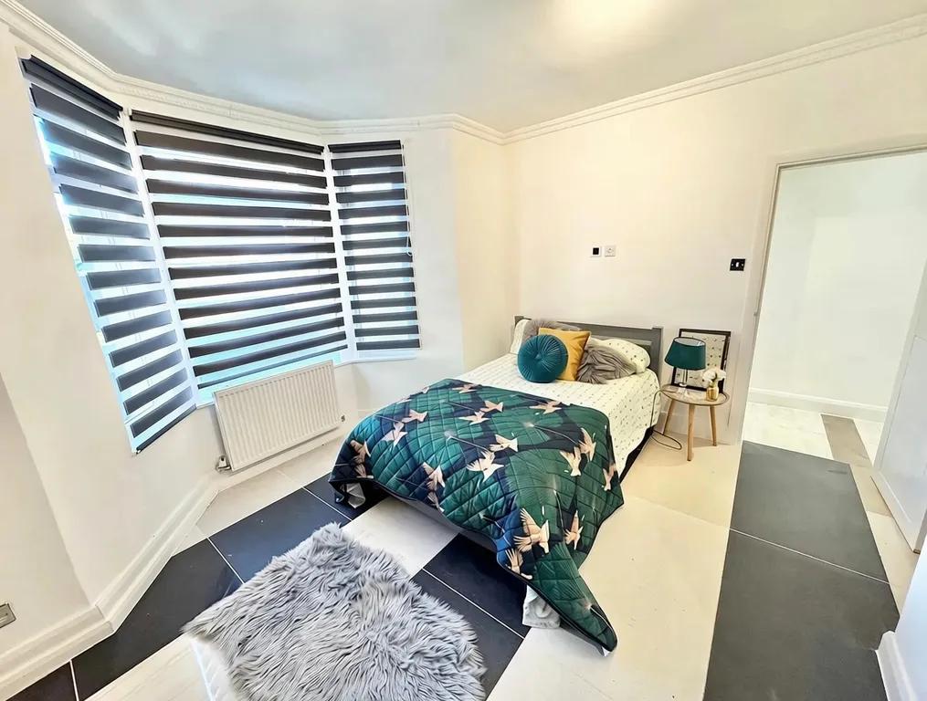 Flat Ashmore Road in City of Westminster