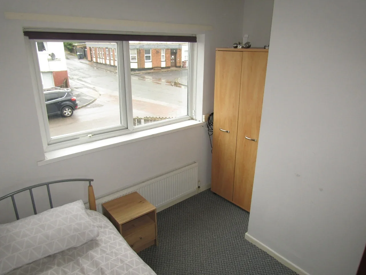 Room Highclere Avenue in Salford