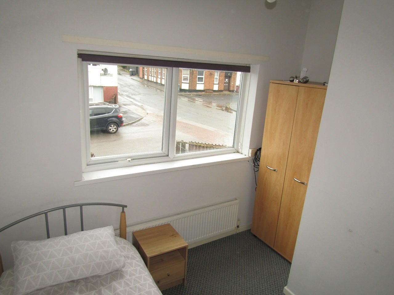 Room Highclere Avenue in Salford