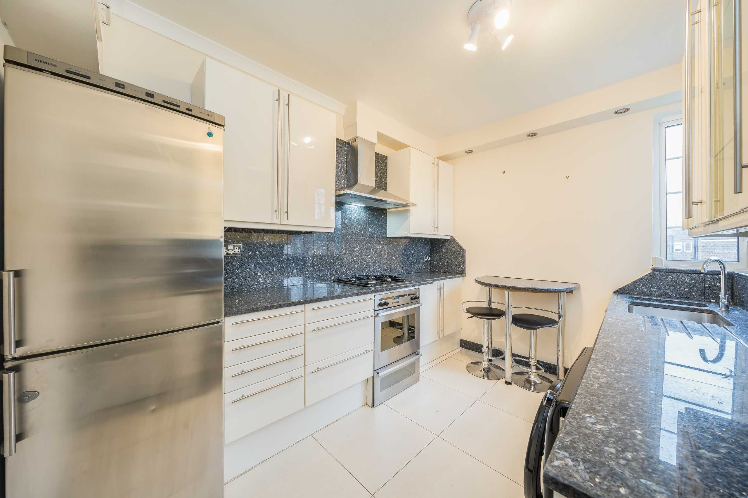 Flat Wimbledon Park Side in London