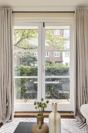 Flat Brompton Park Crescent in Greater London