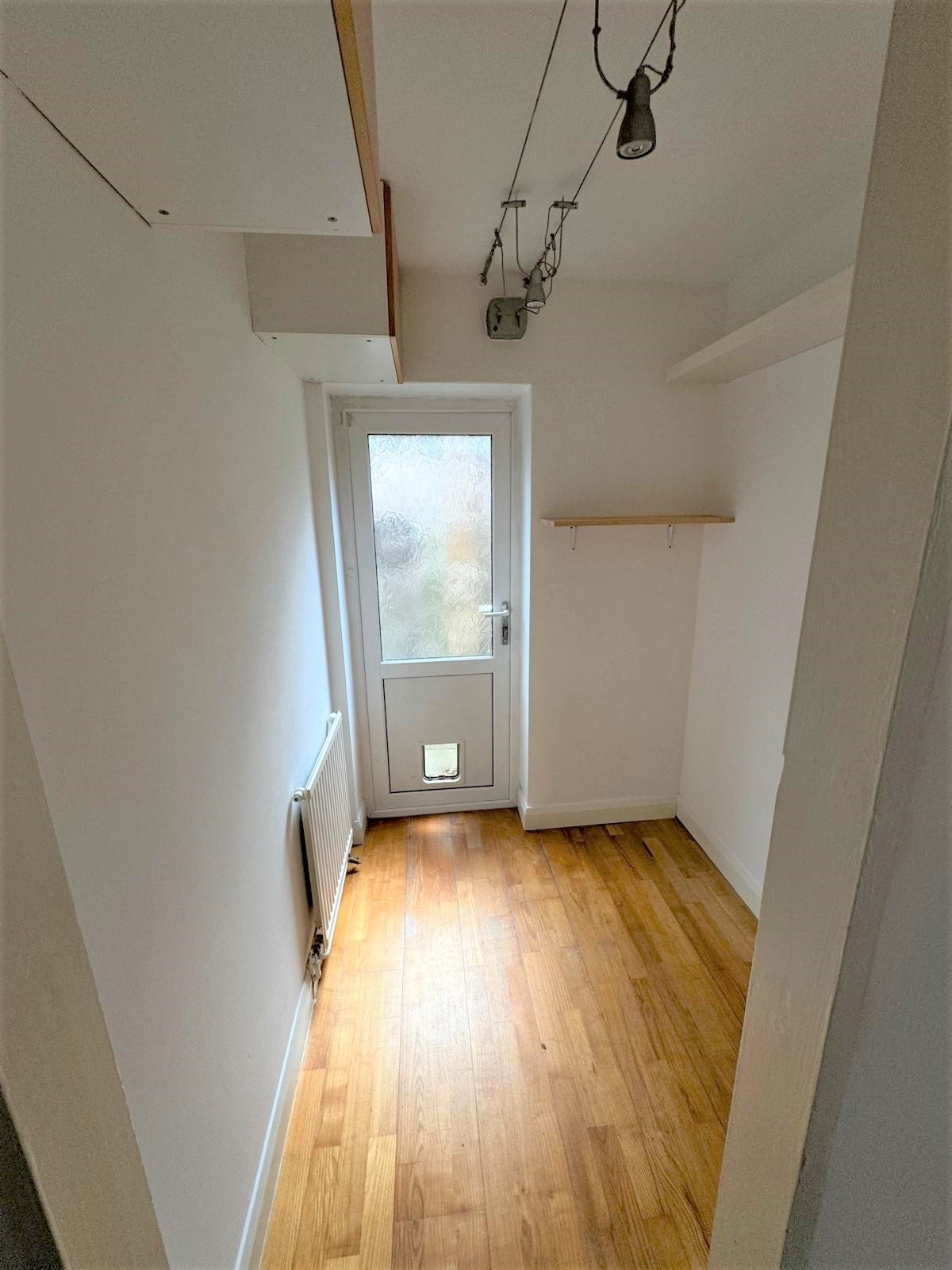 Flat Ivy Road in Greater London