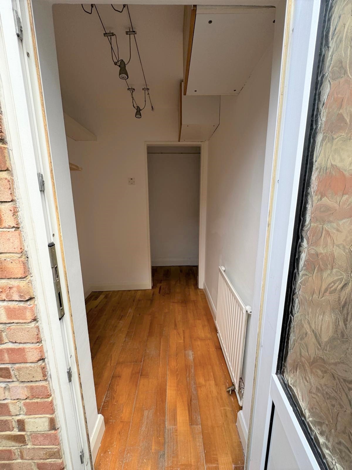 Flat Ivy Road in Greater London