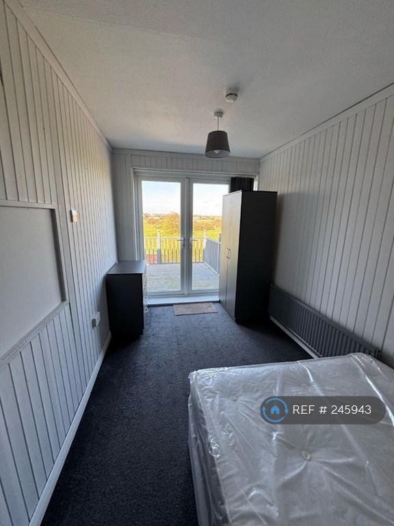Room St Christophers Close in Castle Point